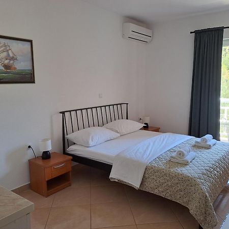 Apartments Seaview Tucepi Bagian luar foto