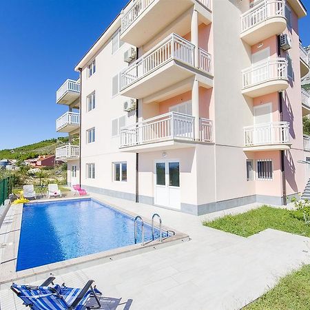 Apartments Seaview Tucepi Bagian luar foto
