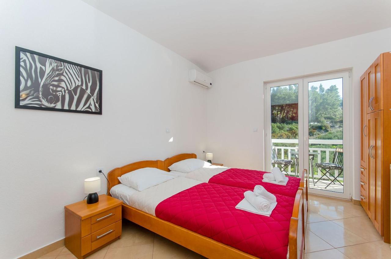 Apartments Seaview Tucepi Bagian luar foto