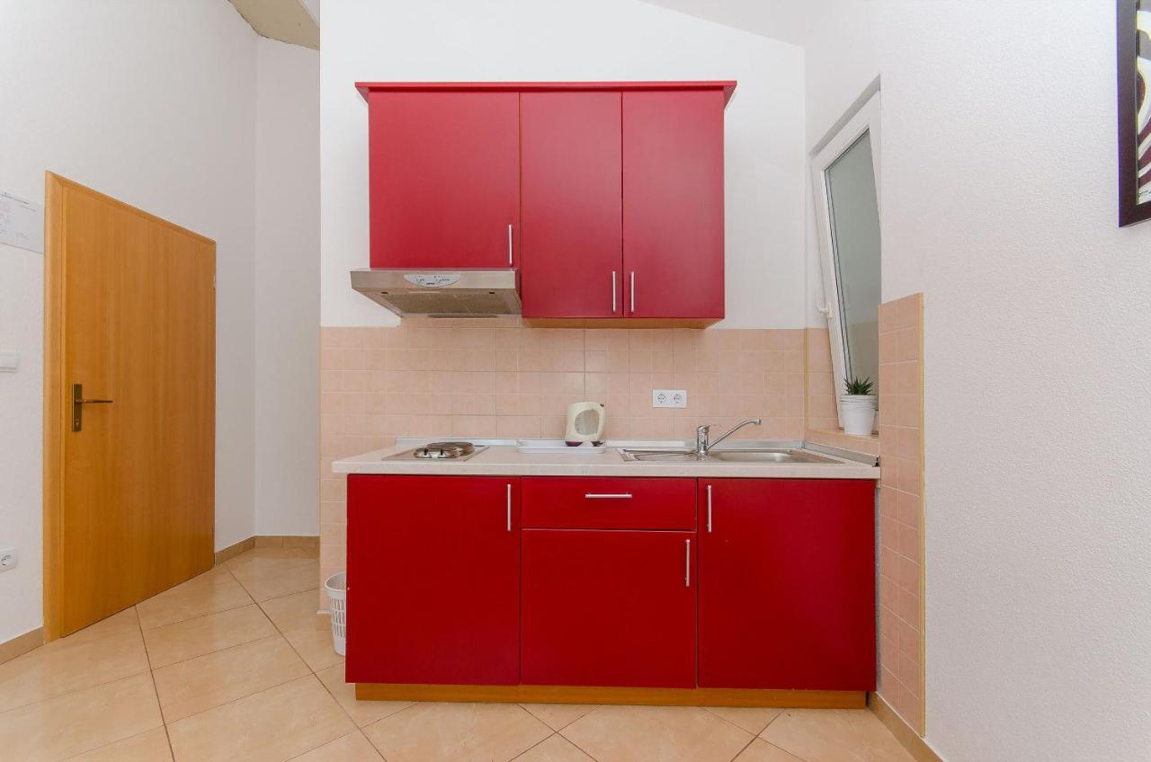 Apartments Seaview Tucepi Bagian luar foto