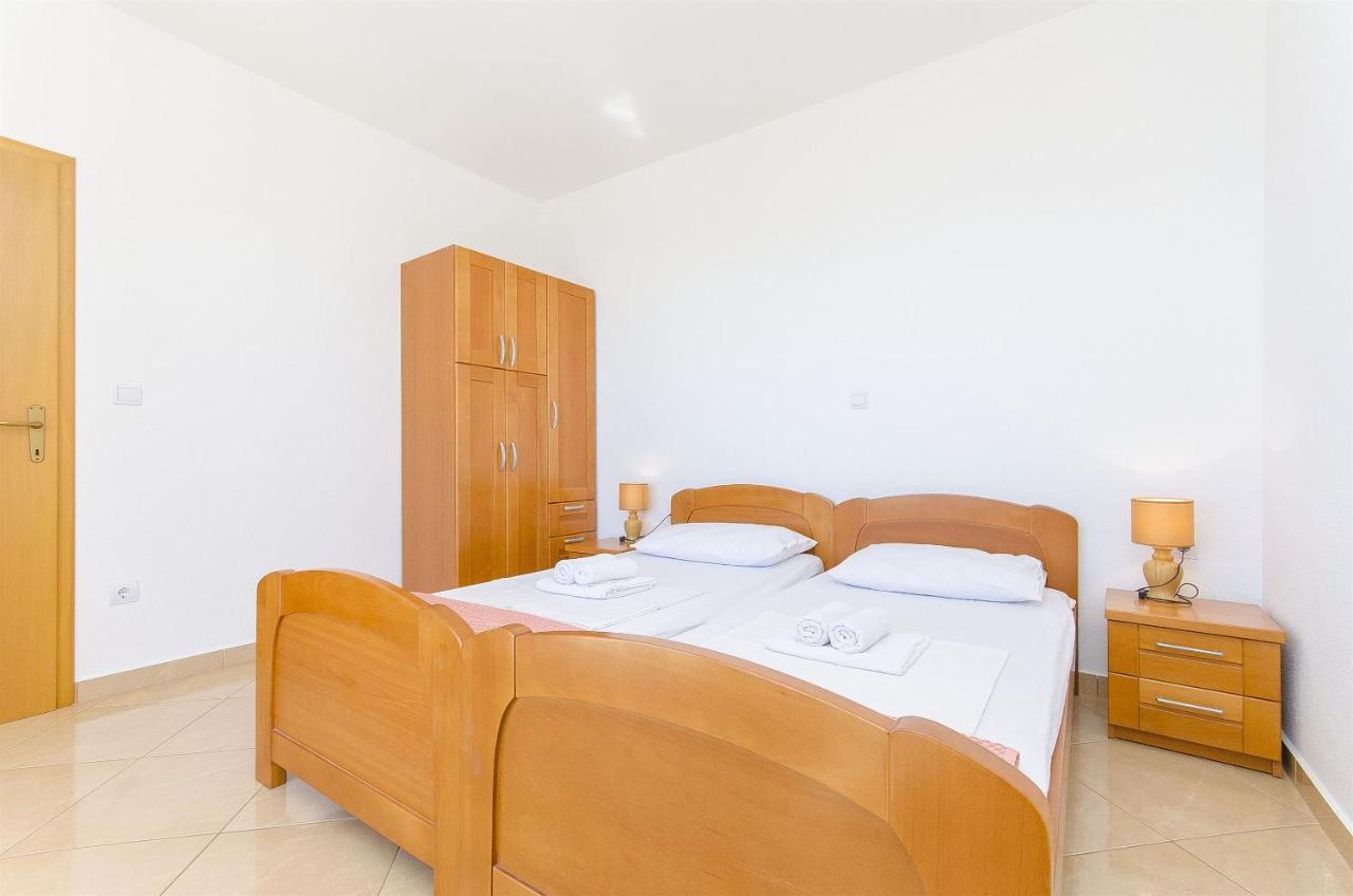 Apartments Seaview Tucepi Bagian luar foto