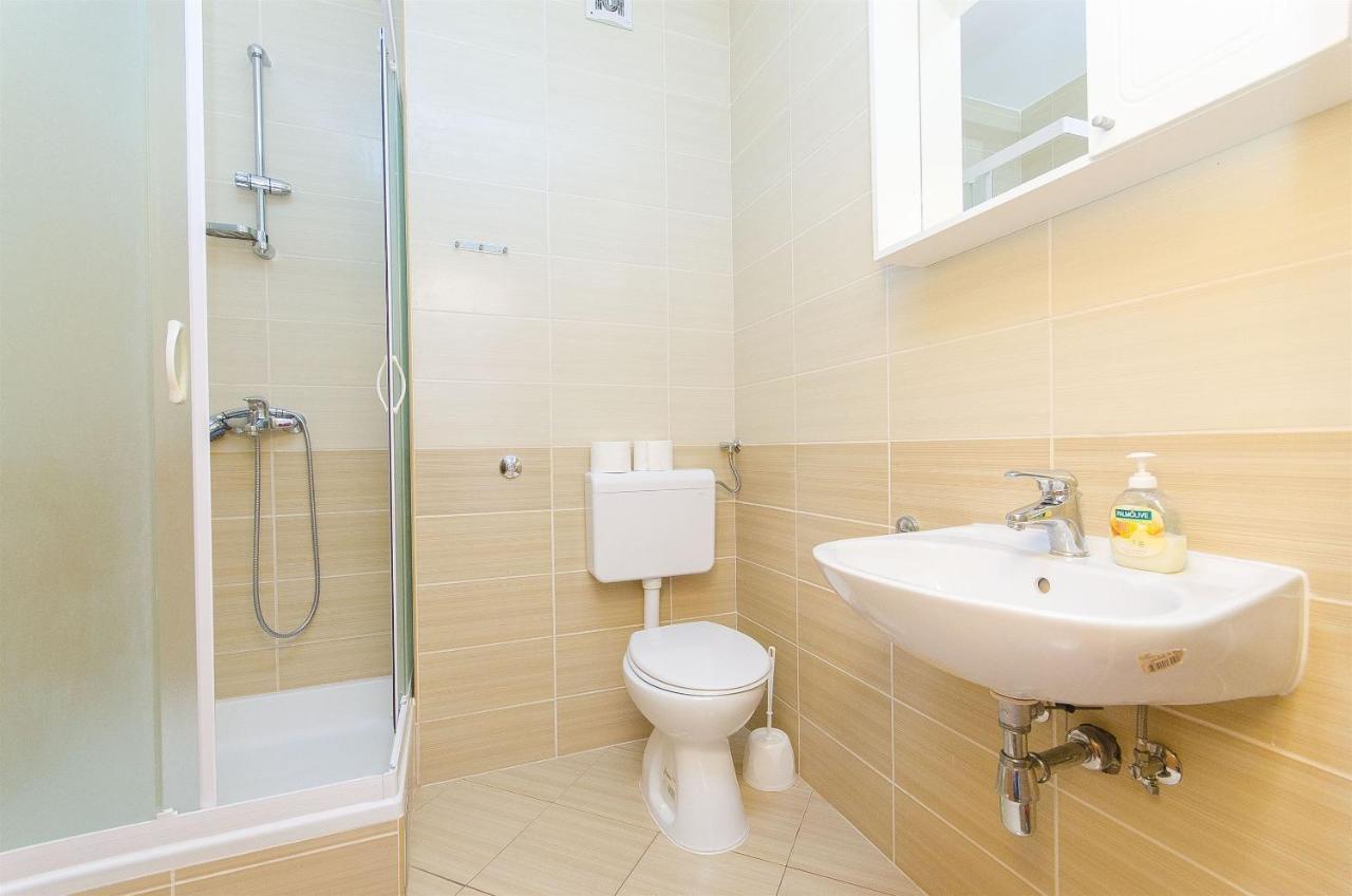 Apartments Seaview Tucepi Bagian luar foto