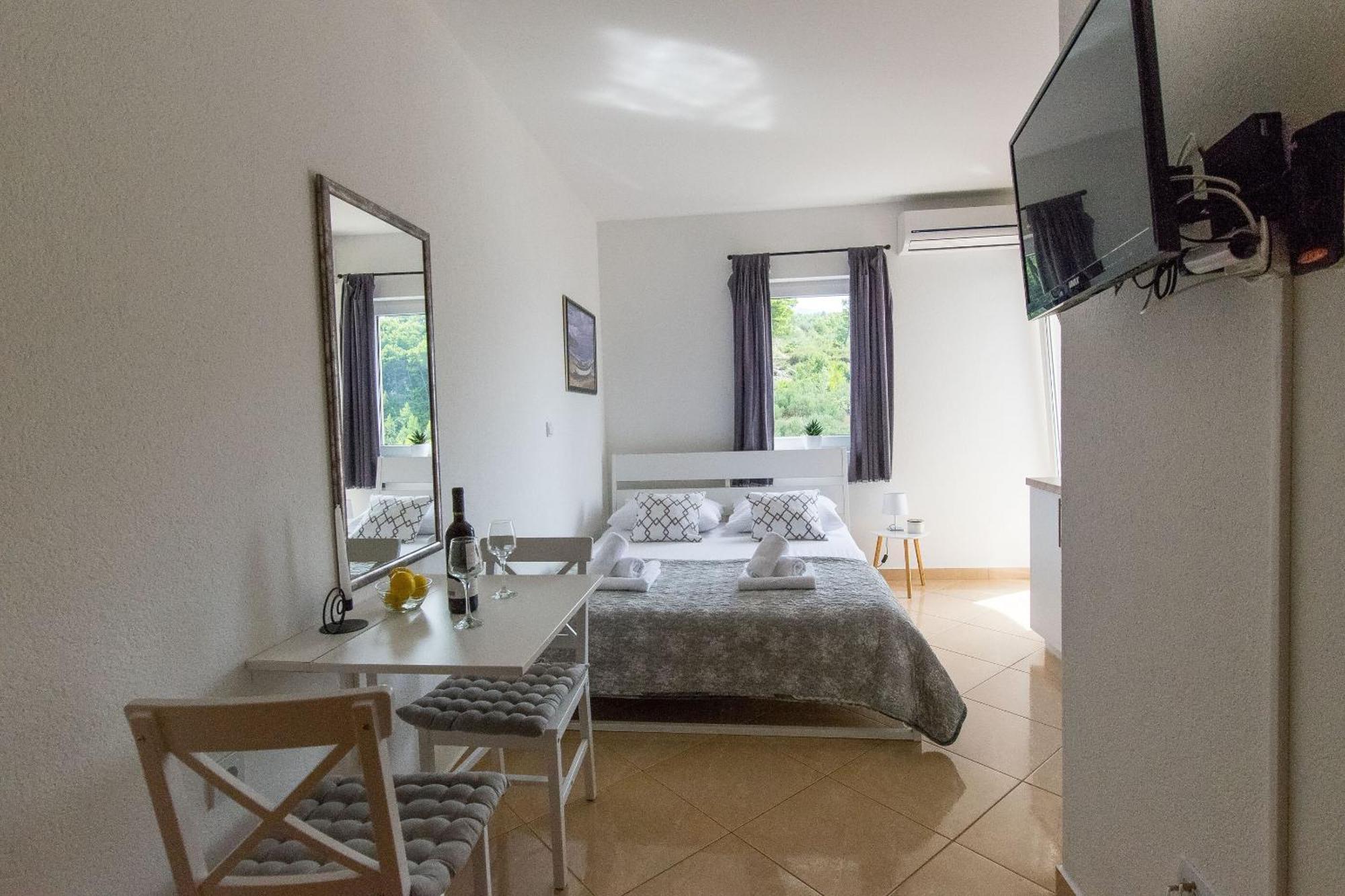 Apartments Seaview Tucepi Bagian luar foto