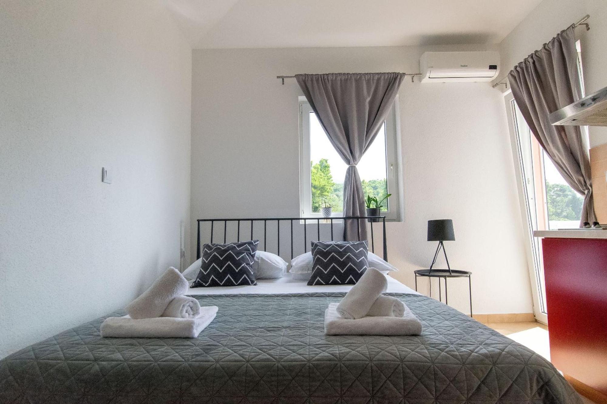 Apartments Seaview Tucepi Bagian luar foto