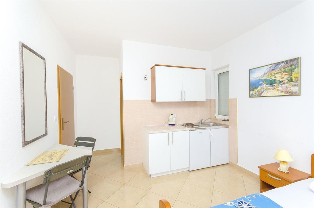 Apartments Seaview Tucepi Bagian luar foto