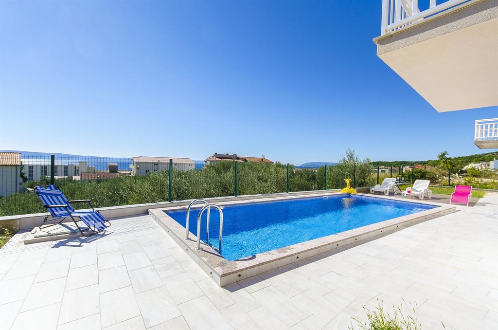 Apartments Seaview Tucepi Bagian luar foto