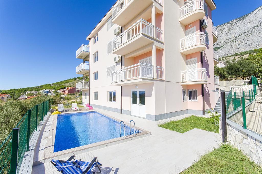 Apartments Seaview Tucepi Bagian luar foto