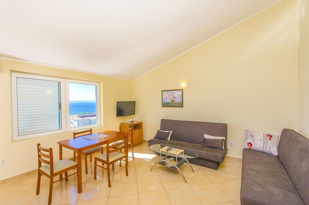 Apartments Seaview Tucepi Bagian luar foto
